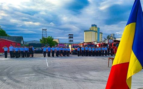 FOTO Avansări în grad la ISU Alba Ofițerii subofițerii și maiștri