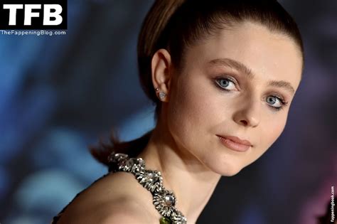 Thomasin McKenzie Mackzjoness Nude OnlyFans Leaks The Fappening Photo 1441340 FappeningBook