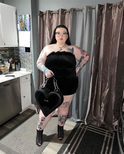 The Domme Of Your Dreams All Im Missing Is A Sub At My Feet R BBW
