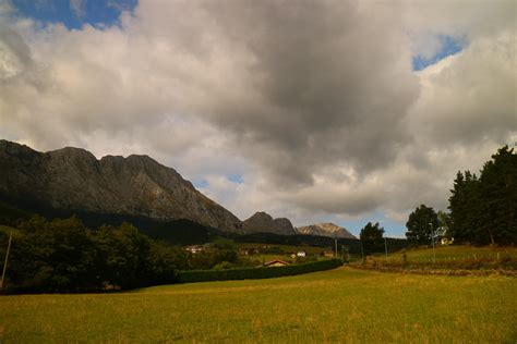 Axpe Atxondo Nubes Y Claros Eitb Eus Flickr