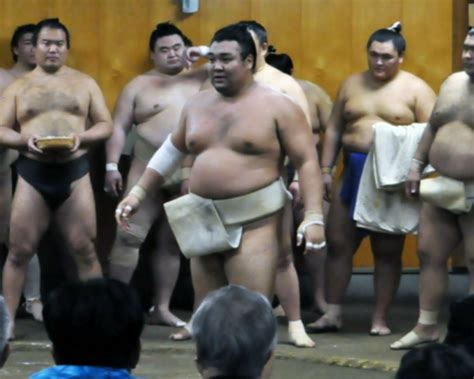 写真：【大相撲】霧島が二所ノ関一門の連合稽古に参加 初の綱取りへ「攻めていく稽古ができた」 東スポweb