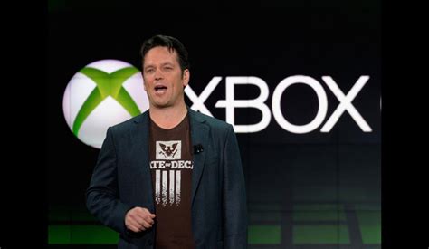 Xboxs Phil Spencer Coy But Open To Future Gamepass On Switch Zelda Universe