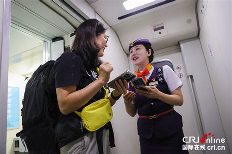 睡一觉就到香港！直击京港高铁动卧首发 国际在线