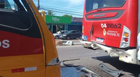 Acidente entre amarelinho e ônibus deixa cinco feridos em Manaus