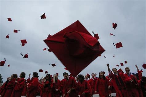 Your Graduation Speeches in 50 Words - The New York Times