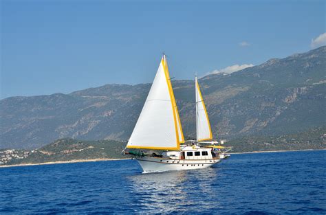 Sailing Boat Free Stock Photo - Public Domain Pictures