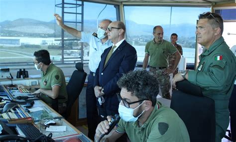 Visita Al 72 Stormo Mastrangeli La Scuola Elicotteri Un Eccellenza