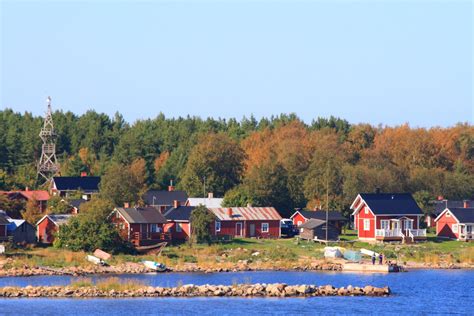 Ohtakarin kalastajakylä ja kaunista ruskaa Lohtaja Visual Finland