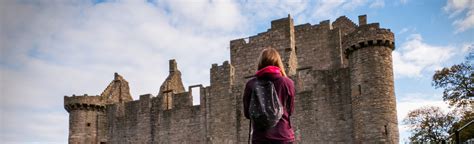 Travel in time with Outlander guide to Edinburgh| Rabbie's Travelfeels