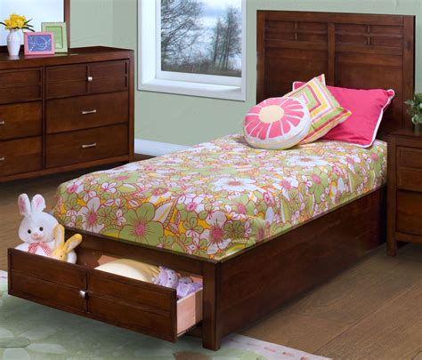 Kensington Burnished Cherry Full Platform Storage Bed From New Classics