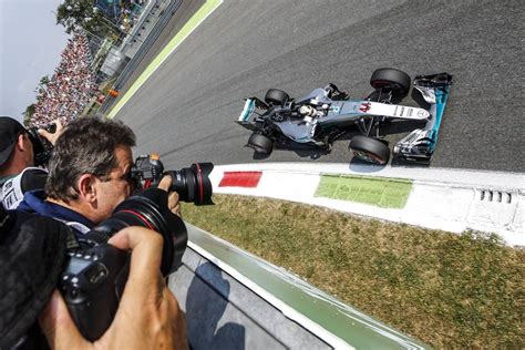 Motorsport Photography Tips from a Pro: A Complete Guide