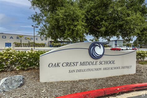 Oak Crest Middle School, Rankings & Reviews - Homes.com