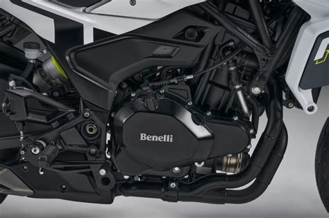 Benelli Tornado Naked Twin Arena Motosikal