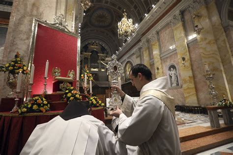 Relic Thought To Be From Jesus Manger Arrives In Bethlehem The