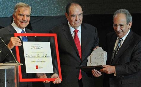 Entregan el Premio Crónica 2015 