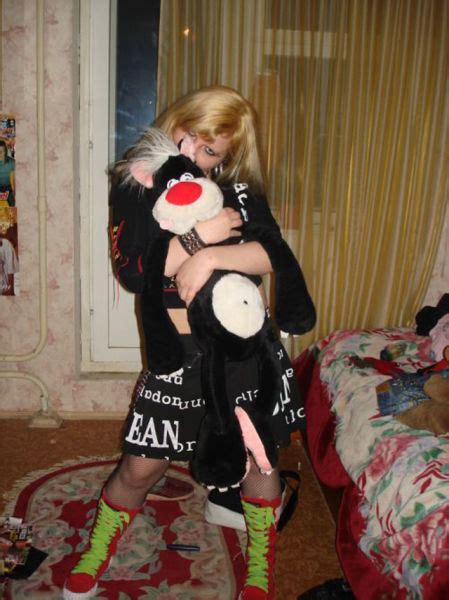 Hot Chicks Show Sexy Side In Social Network Sites Pics Izispicy