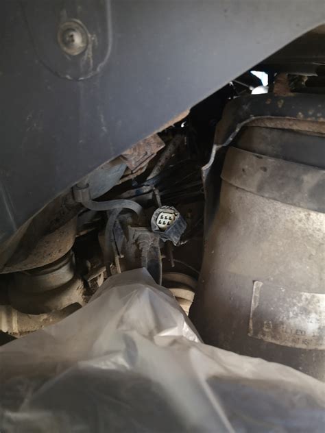 Клапана пневмоподвески — Land Rover Discovery III, 4,4 л, 2005 года ...