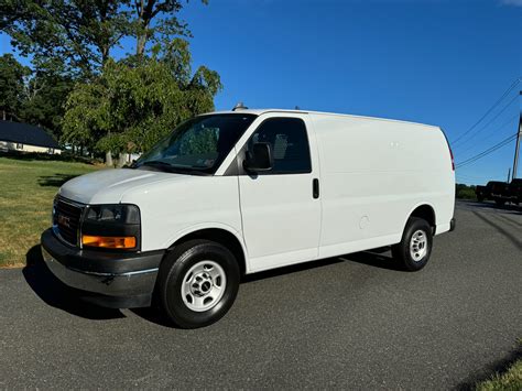 2022 GMC Savana Cargo Van RWD 2500 135