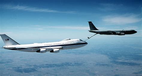 US Air Force KC-135 refueling an E-4 : aviation