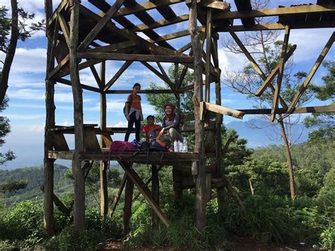 Menikmati View Kota Dari Atas Bukit Budug Asu Singosari Malang