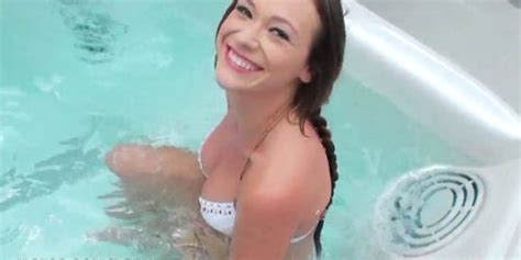 Mofos Too Hot To Handle Tnaflix