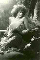 9 Hot Sexy Lisa Pelikan Bikini Pics