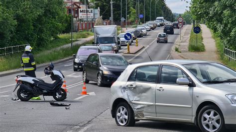 Wypadek na skrzyżowaniu ul Krakowskiej z Konopnickiej