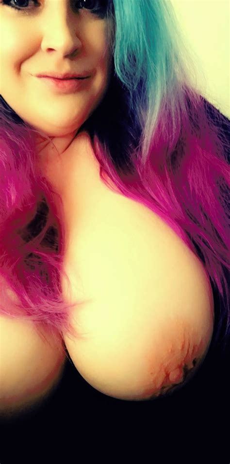 One Boob Wednesday Scrolller