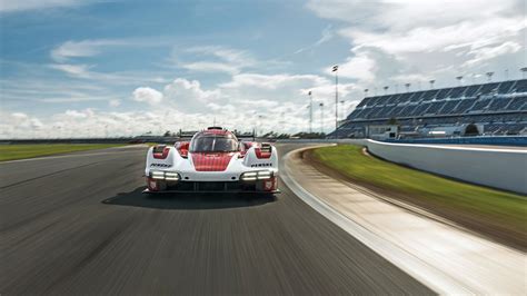 Team Porsche Penske Motorsport Is Ready For The Season Opener Porsche