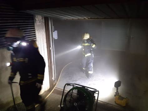 Un incendio en un garaje subterráneo en Meruelo obliga a desalojar a