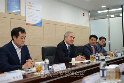 포토뉴스 한국승강기안전공단 출범 1주년 성과 현장 점검한 이성호 차관fpn Daily