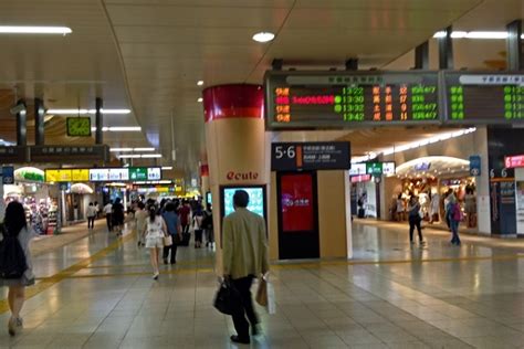 駅ナカ（駅構内の商業スペース）の楽しみ方！