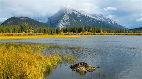 Lake Vermillion Banff Mountains