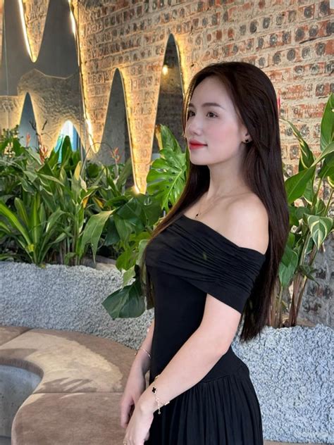 Top Hình ảnh Thị Nhung mặc bikini xinh đẹp rạng ngời