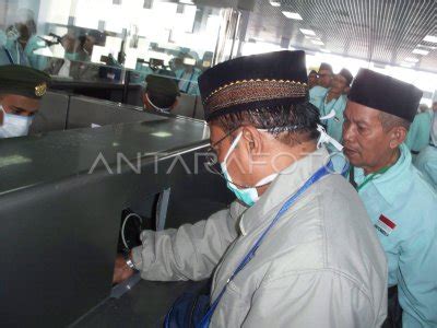 Kloter Pertama Antara Foto