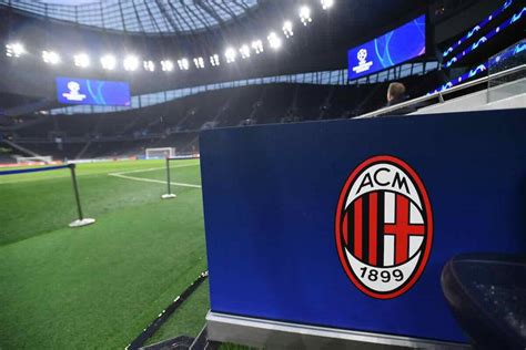 Messaggio Strappalacrime Del Milan Tifosi Commossi