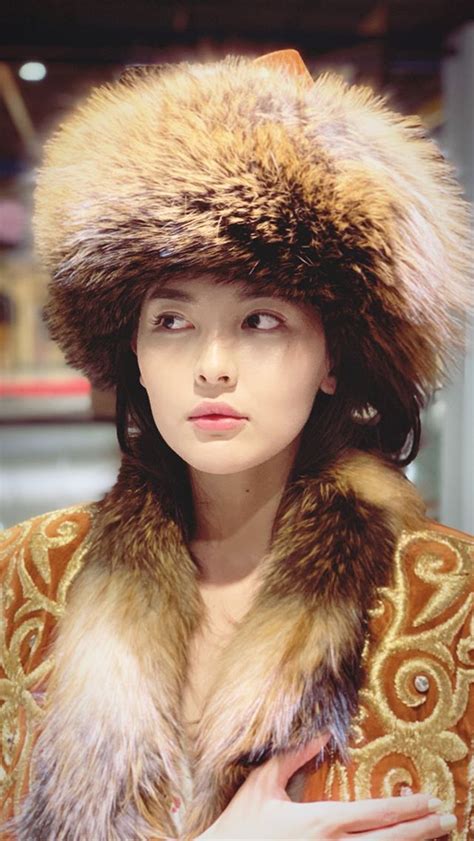 Kazakh woman Aidana Medenova, Казашка-Айдана Меденова, Казыктын кызы ...