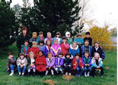 Photo De Classe Moyens De 1989 Ecole Sylvain Lambert Bezannes