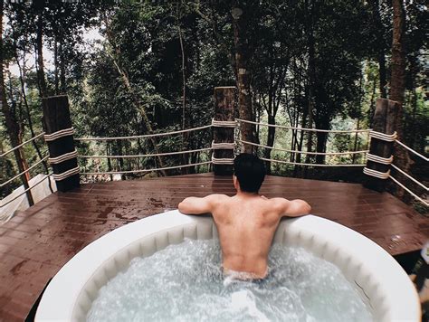 Trải nghiệm tắm nude giữa rừng độc đáo đang khiến hội trai xinh gái đẹp Thái Lan xôn xao nhìn