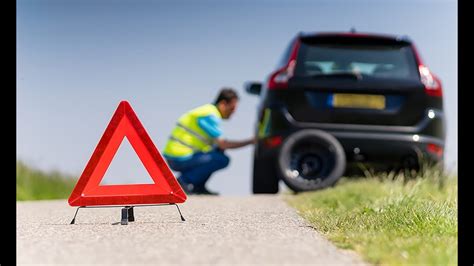 Es Obligatorio Llevar Chaleco En Un Coche O En Una Moto Youtube