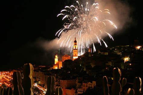 La Francia Festeggia La Sua Festa Nazionale Del 14 Luglio Con Fuochi D