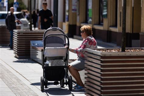 Emerytura 2023 Od lipca seniorzy otrzymają o 200 500 złotych więcej