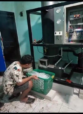 Viral Usaha Mesin Es Batu Cristal Pendapan Lumayan Banyak Youtube