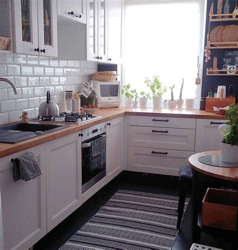 Изображението може да съдържа: кухня и на закрито | Kitchen classic ...