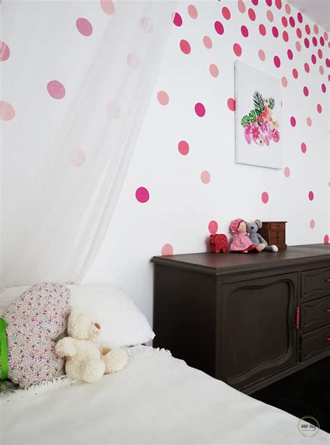 How To Paint A Polka Dots Wall