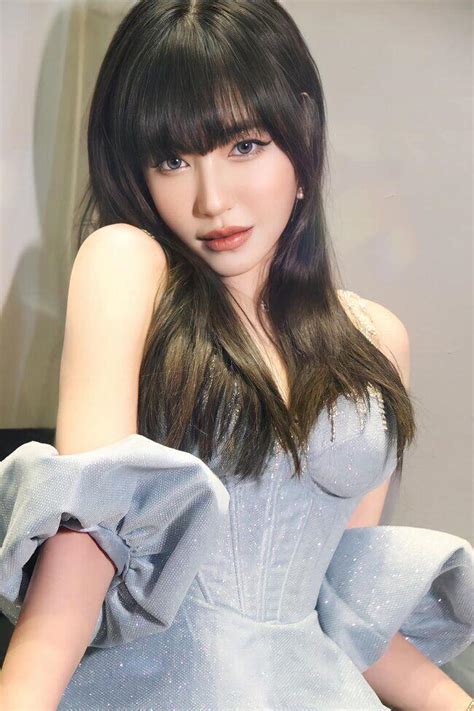 Hot girl đẹp nhất Đà Lạt suýt mất cằm chị gái khốn đốn sau ly hôn giờ nuôi con đi học 1 tỷ năm