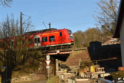 Detailbild Aus Neckargerach Ein S1 Zug Nach Osterburken Ist Hier Bei