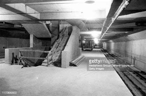 11 Oakland City Center 12 Th Street Bart Station Stock Photos, High-Res ...