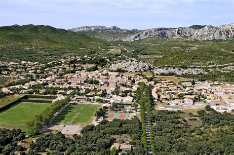 Photo A Rienne Aureille Bouches Du Rhone Paf