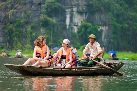 Ha Noi HOA LU TAM COC MUA CAVE Buffet Lunch Cycling